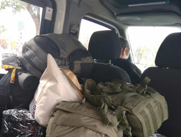 Селедочная упаковка пассажиров с багажом в маршрутке до «Платова» рассмешила жителей Ростова Селедочная упаковка пассажиров с багажом в маршрутке до «Платова» рассмешила жителей Ростова
