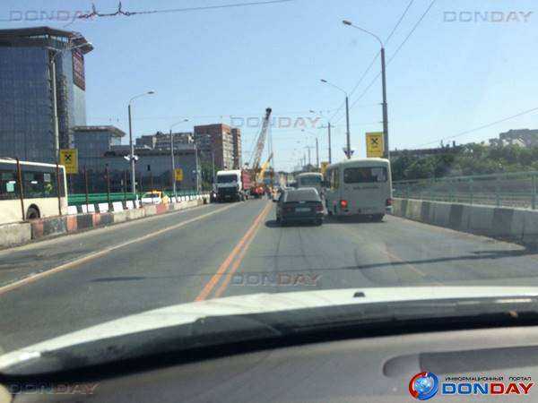 В Ростове открыли движение по отремонтированным полосам моста на проспекте Стачки