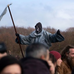 В Гааге за нарушение санитарных норм применили силу к демонстрантам
