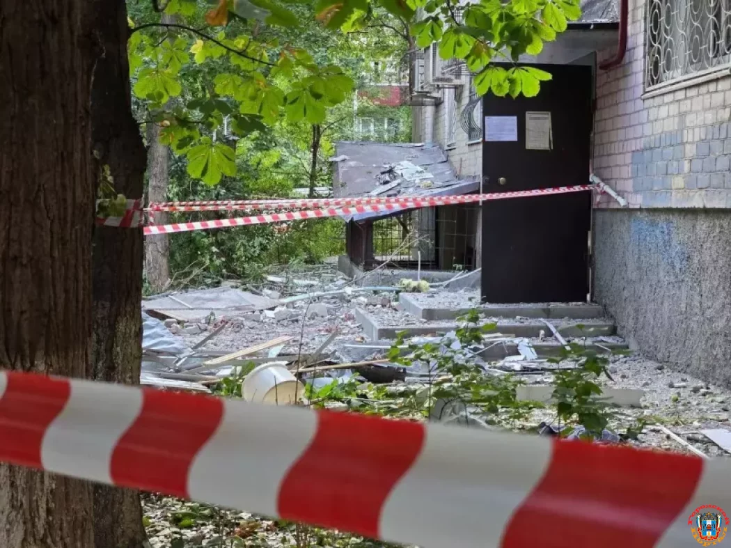 В трех районах Ростова ликвидировали последствия атаки БПЛА В трех районах Ростова ликвидировали последствия атаки БПЛА