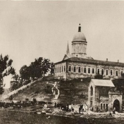 Тогда и сейчас: старинная армянская церковь Сурб Хач в Ростове-на-Дону