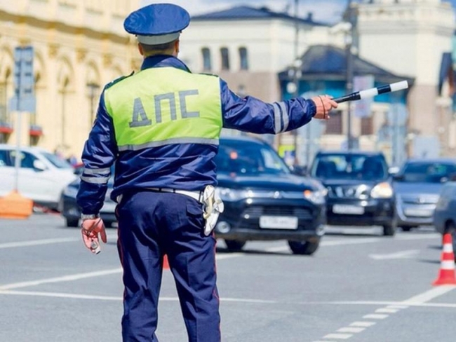 В Ростовской области инспектора ДПС поймали на взятке