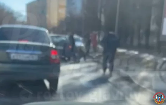 Под колеса авто попала 17-летняя девушка на Западном
