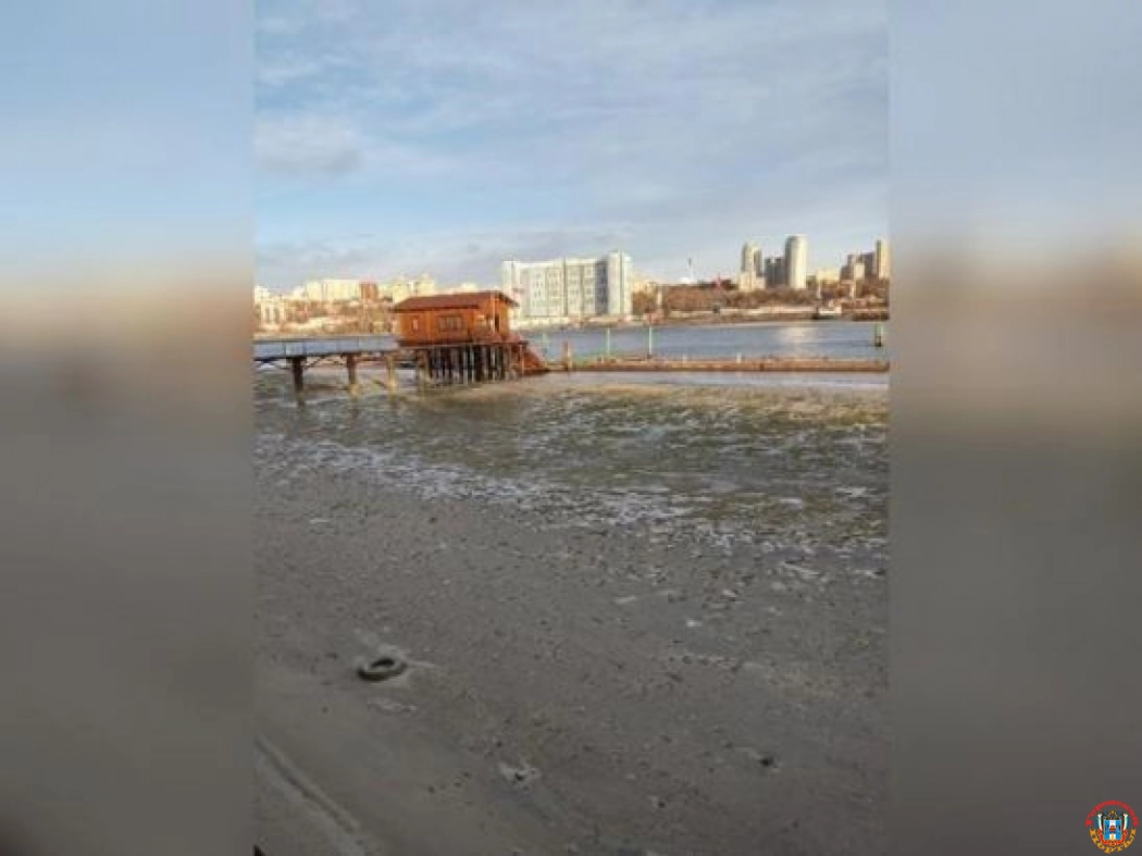В Ростове из-за мощного урагана сдуло Дон