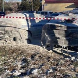 В Дагестане неизвестный сжег полицейские машины у здания ОВД