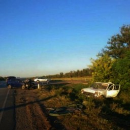 На трассе Волгоград - Сальск водители двух легковушек пострадали в ДТП