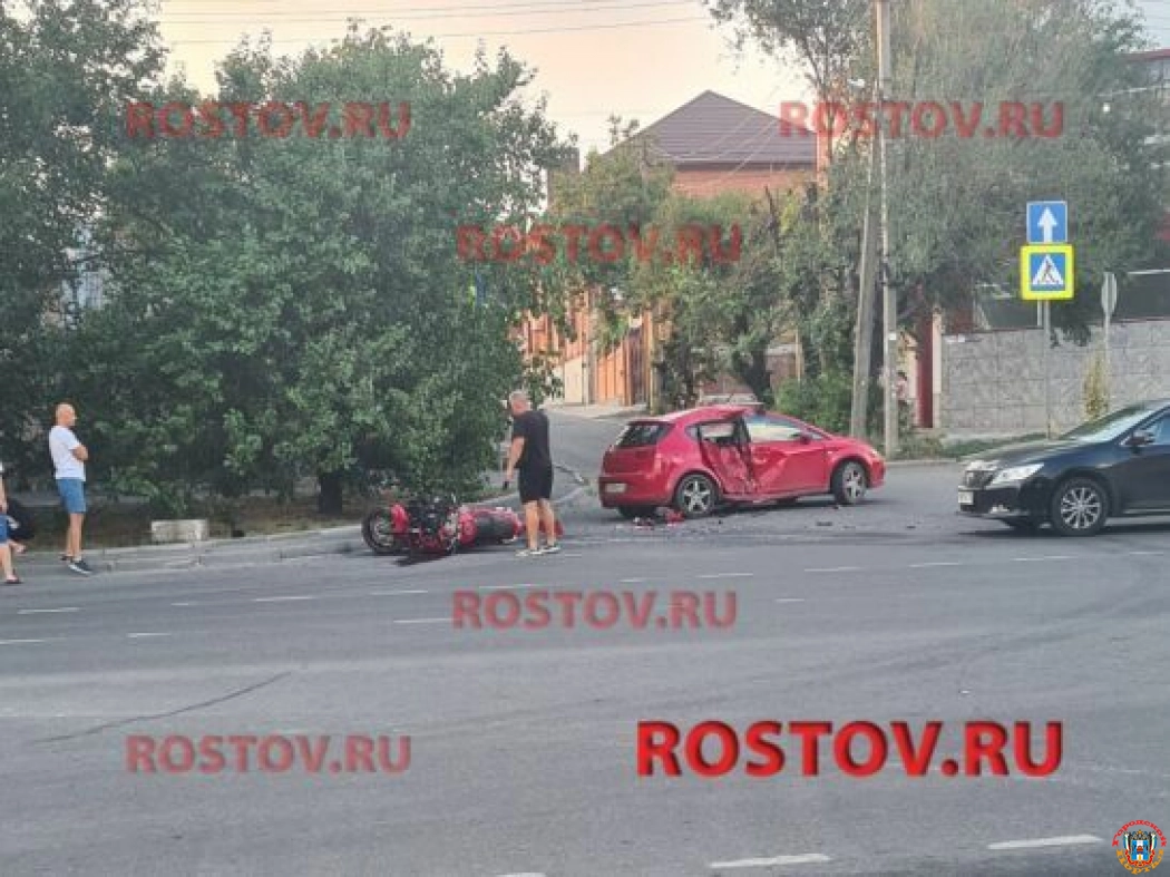 Подробности аварии в Ростове, где на улице Портовой пострадал водитель мотоцикла