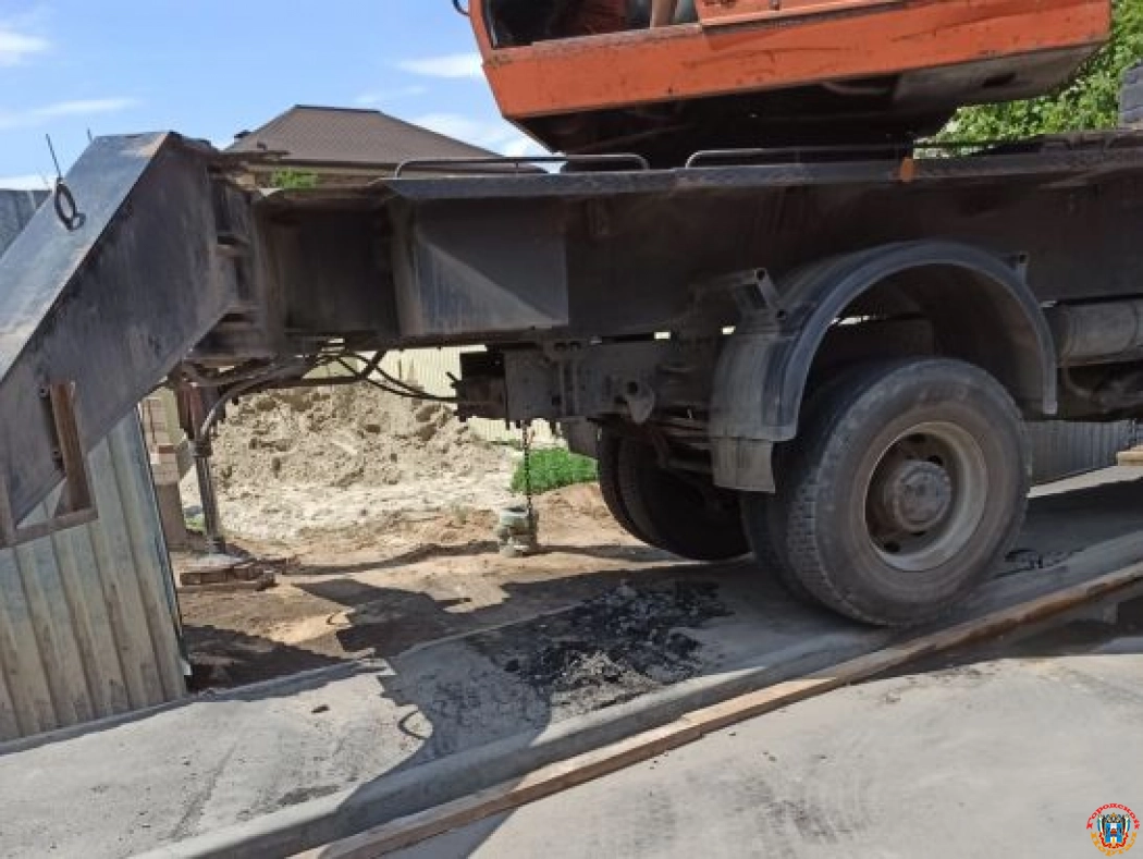 Тротуар на Западном в Ростове разрушили из-за строительства частного дома