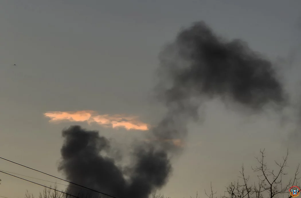 После ночной атаки беспилотников на город Ростов, в районах ввели режим ЧС После ночной атаки беспилотников на город Ростов, в районах ввели режим ЧС