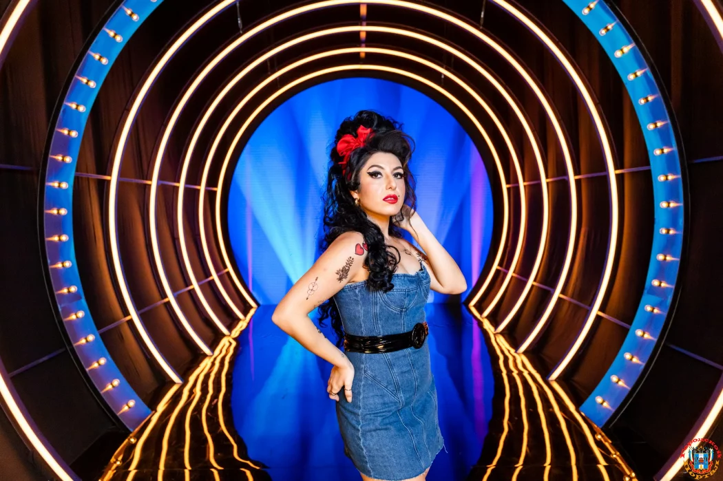 Участница из Ростова-на-Дону, Анжелика Райз выступила в образе Amy Winehouse в шоу «Ярче звёзд» на телеканале ТНТ
