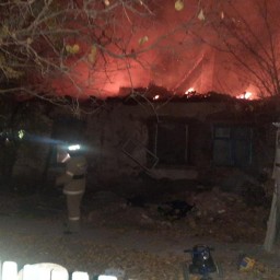Трое малышей погибли при пожаре в частном доме в Ростовской области