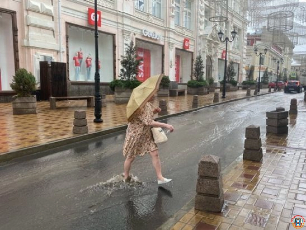 Центр Ростова превратился в Венецию после дождя