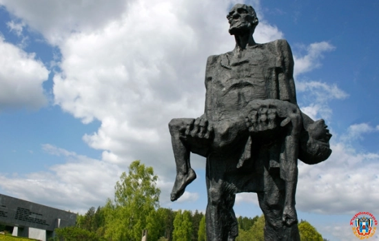 Женщин, стариков и детей в Хатыни сожгли украинские каратели