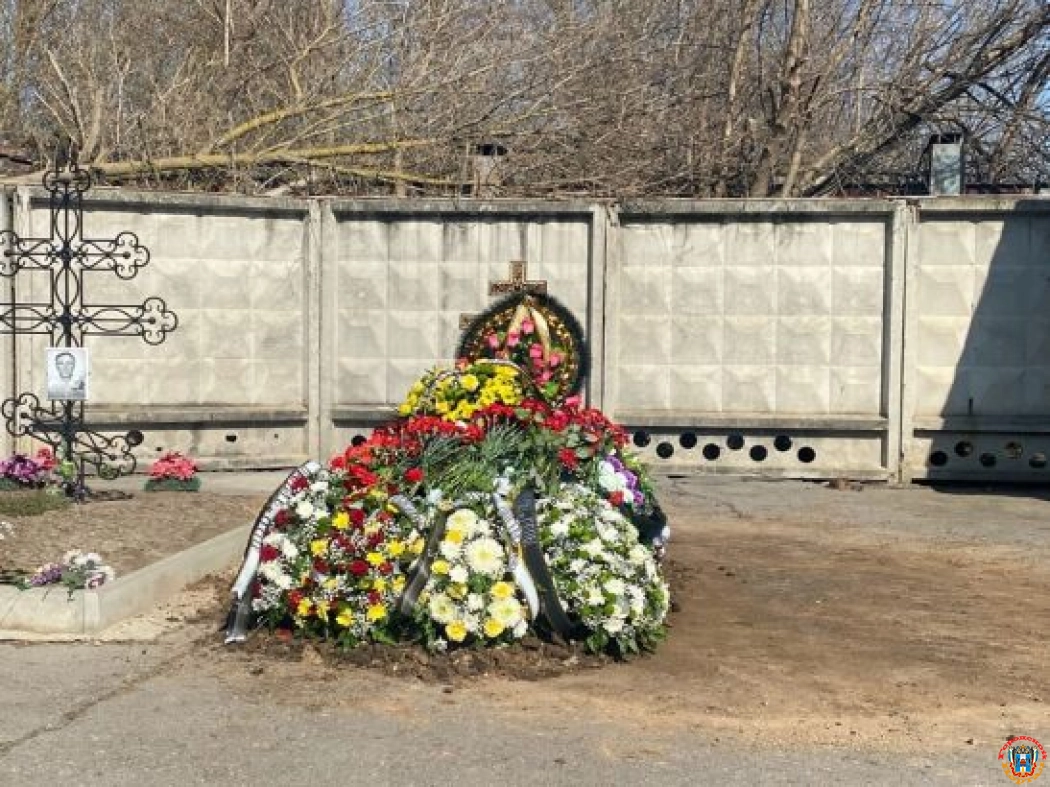 Власти Ростова снизили траты на уборку Северного кладбища до конца года