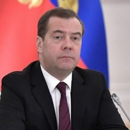 Россияне рассказали, чем им запомнился Дмитрий Медведев на посту Председателя Правительства РФ
