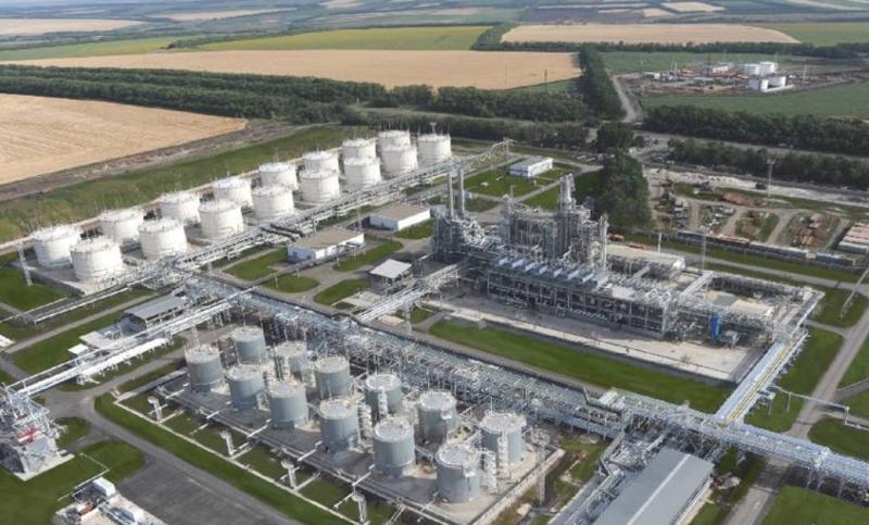 В модернизацию Новошахтинского завода нефтепродуктов в 2022 году вложат 40 млрд рублей В модернизацию Новошахтинского завода нефтепродуктов в 2022 году вложат 40 млрд рублей