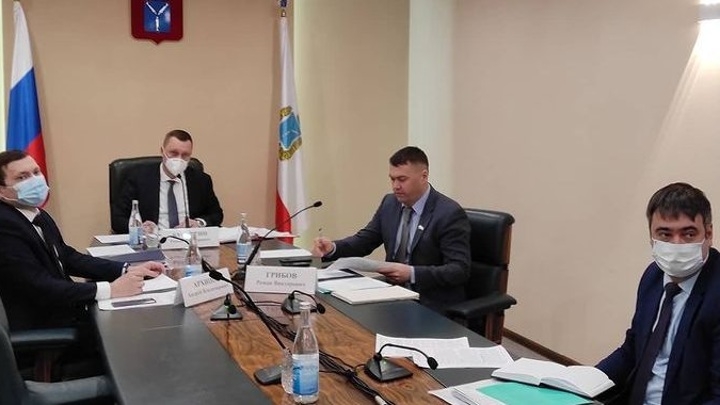 В Саратовской области обсудили снятие ограничений на работу детских лагерей