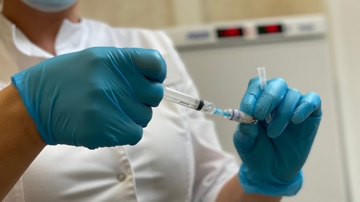 В Новосибирской области вакцинация от COVID-19 становится обязательной