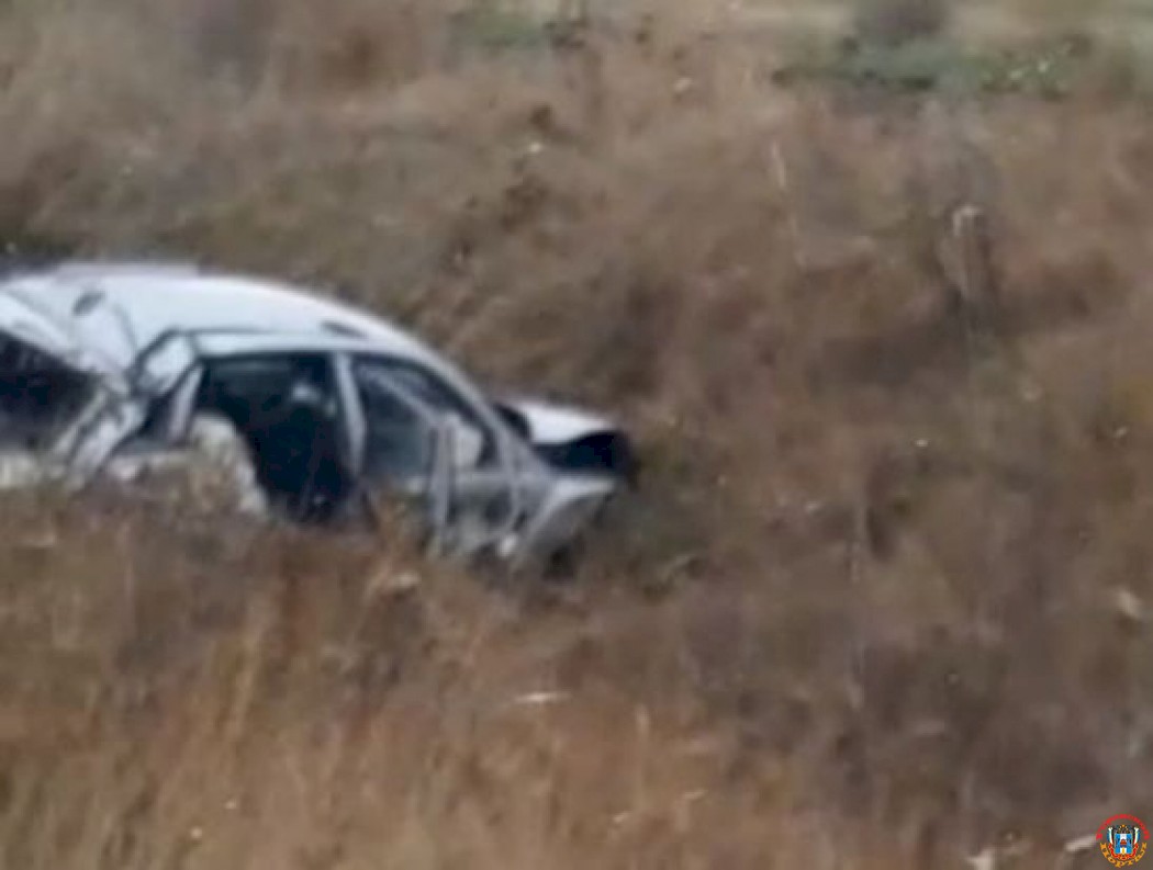 Под Шахтами 25-летний водитель иномарки погиб в аварии