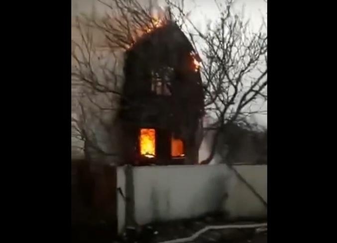 Двое детей погибли при пожаре в частном доме в Аксайском районе