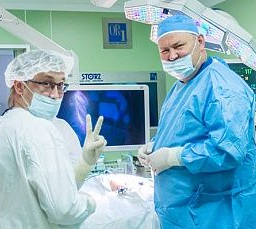 Средняя зарплата врача-хирурга в Ростове-на-Дону составляет 53 000 рублей в месяц