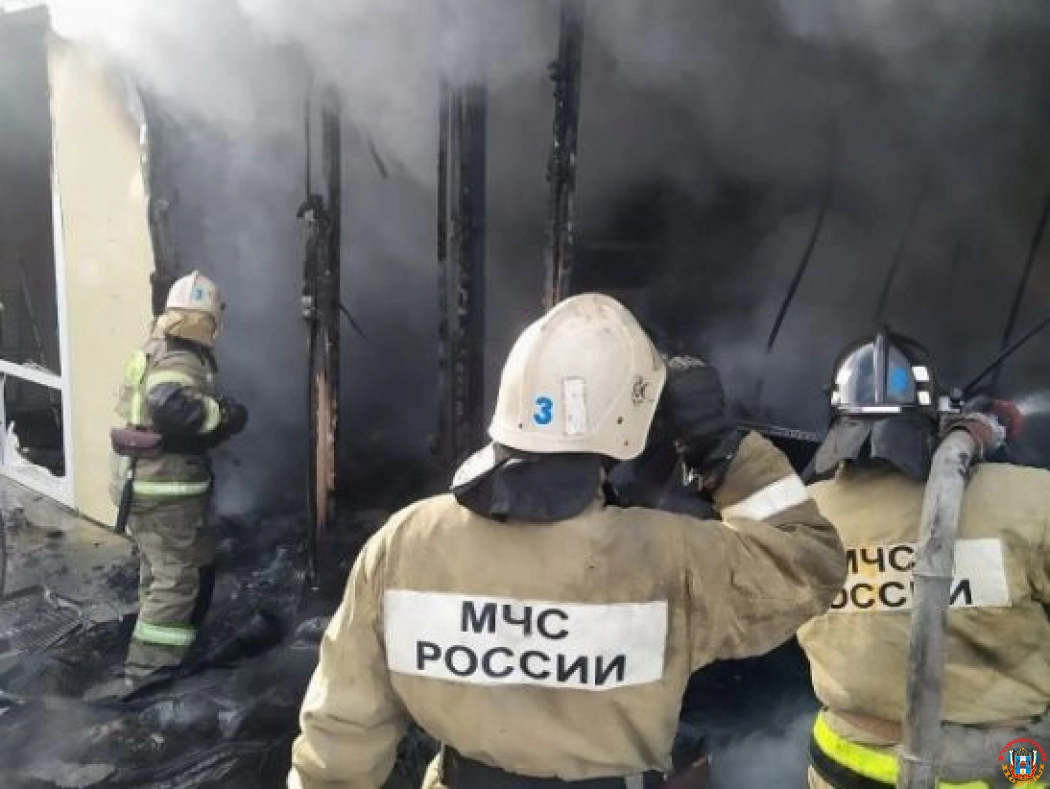 Под Ростовом во время пожара в частном доме пострадал 26-летний парень