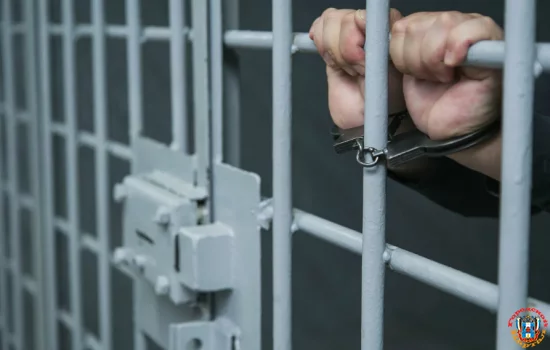 За взятки посадили двух оперов полиции в Новочеркасске