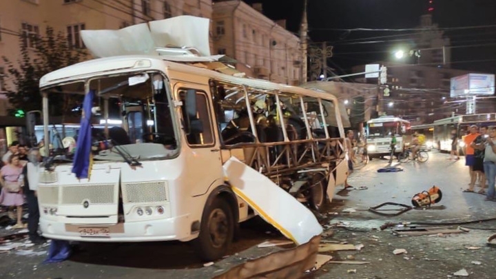 В Воронеже на ходу взорвался маршрутный автобус В Воронеже на ходу взорвался маршрутный автобус