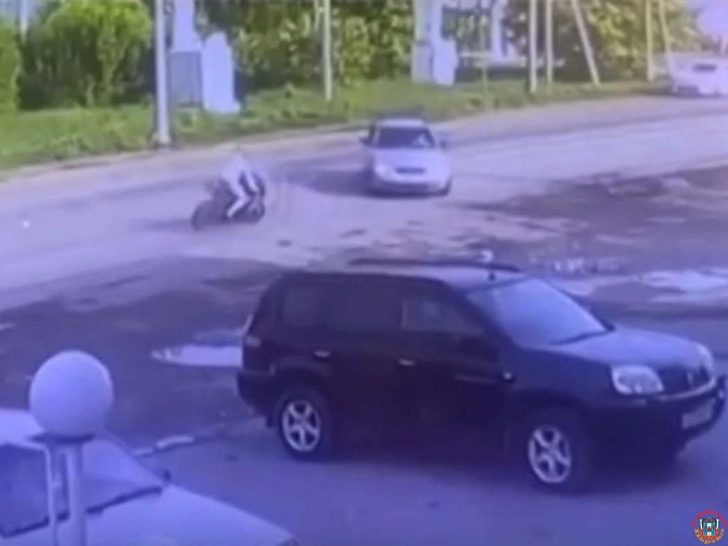 Видео момента смертельного ДТП с мотоциклистом на трассе под Азовом