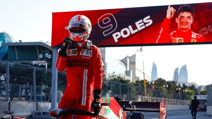 Пилот Ferrari Леклер взял поул-позицию Гран-при Бахрейна