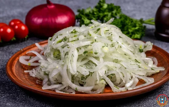 Маринованный лук в уксусе: 3 способа приготовить идеальную закуску