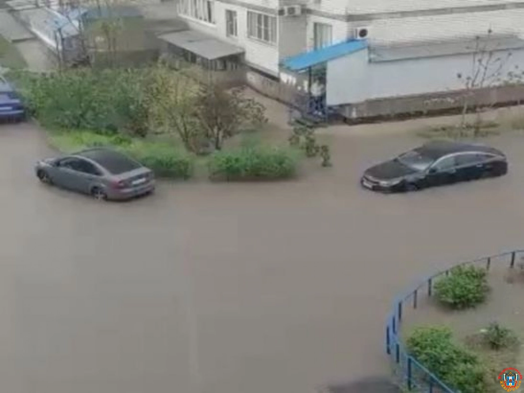 Ростов ушел под воду из-за мощного ливня 28 апреля