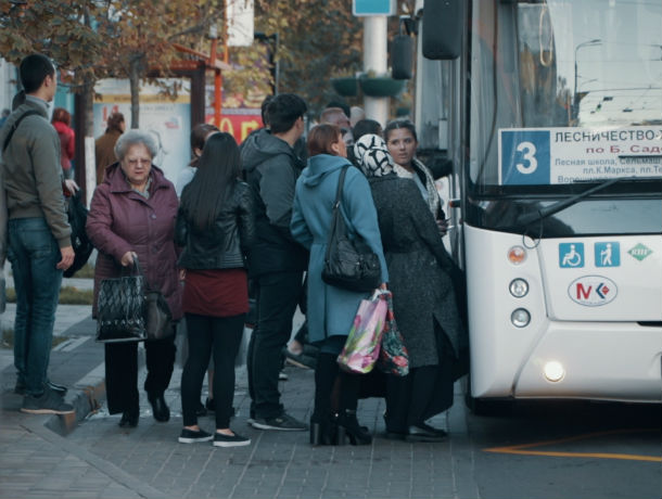 «Пусть чиновники сами поездят на автобусах»: ростовчане высказались о первых результатах «транспортной реформы»