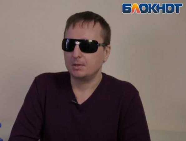 Незрячий бард из Ростова пояснил запоздалую реакцию на слова Жириновского