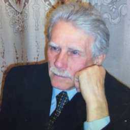 Усатый, седовласый 79-летний мужчина пропал в Ростове-на-Дону