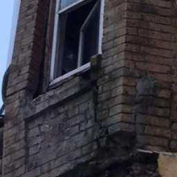 Падающие на головы жителей Ростова кирпичи со старого дома ужаснули горожанку