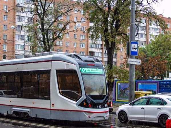 "Рогатый" монстр протаранил пассажирскую маршрутку в Ростове "Рогатый" монстр протаранил пассажирскую маршрутку в Ростове