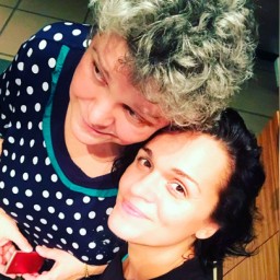 У певицы Славы от коронавируса умерла мама
