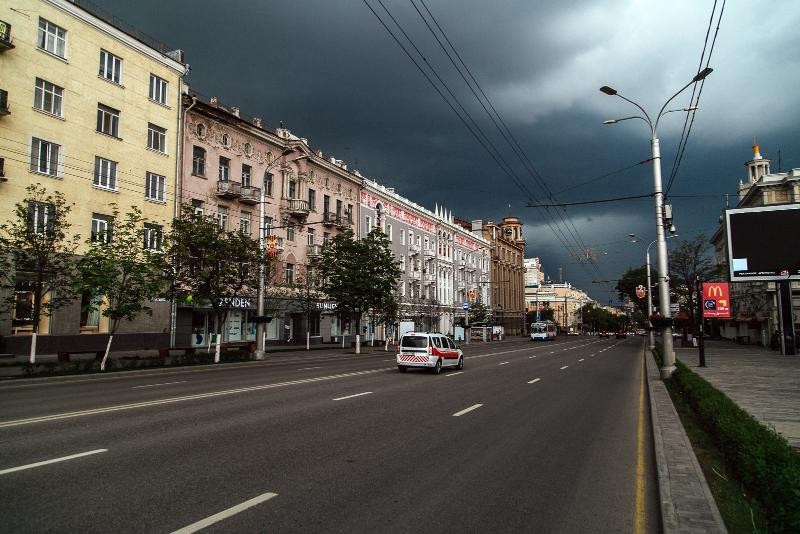 Из-за грозы и сильного ветра в Ростове объявили штормовое предупреждение