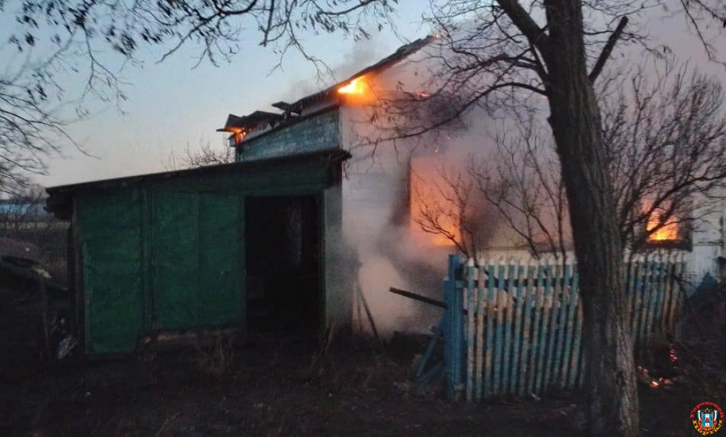 В Ростовской области при пожаре в частном доме погибли два ребенка