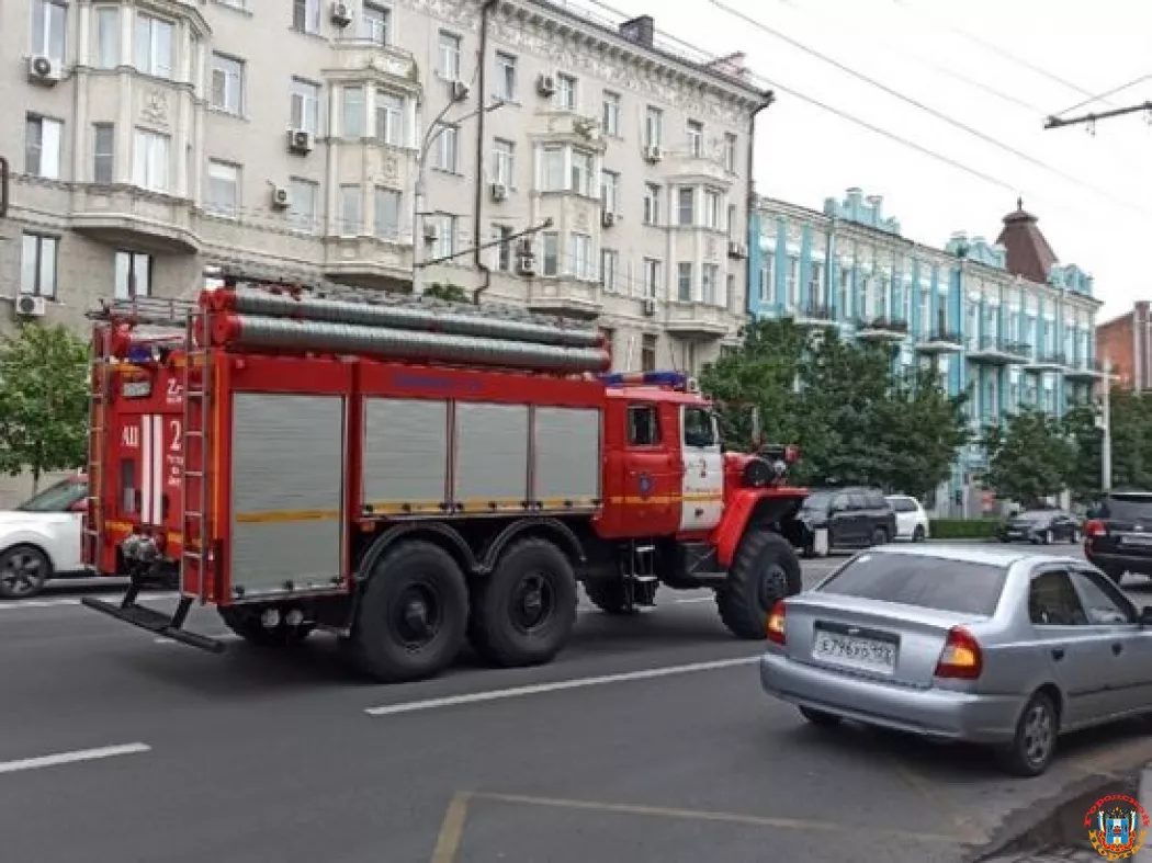 В Ростовской области сгорел припаркованный ВАЗ