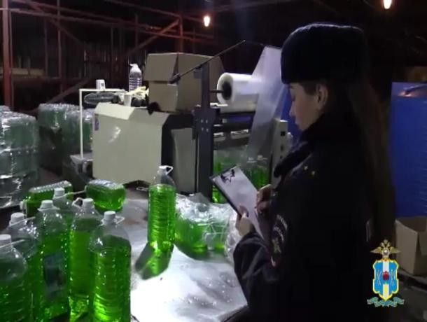 В Ростовской области полицейские обнаружили подпольный цех по изготовлению «незамерзайки»