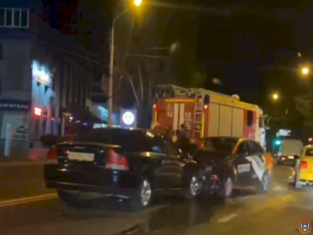 Четыре человека пострадали в лобовом ДТП в Ростове