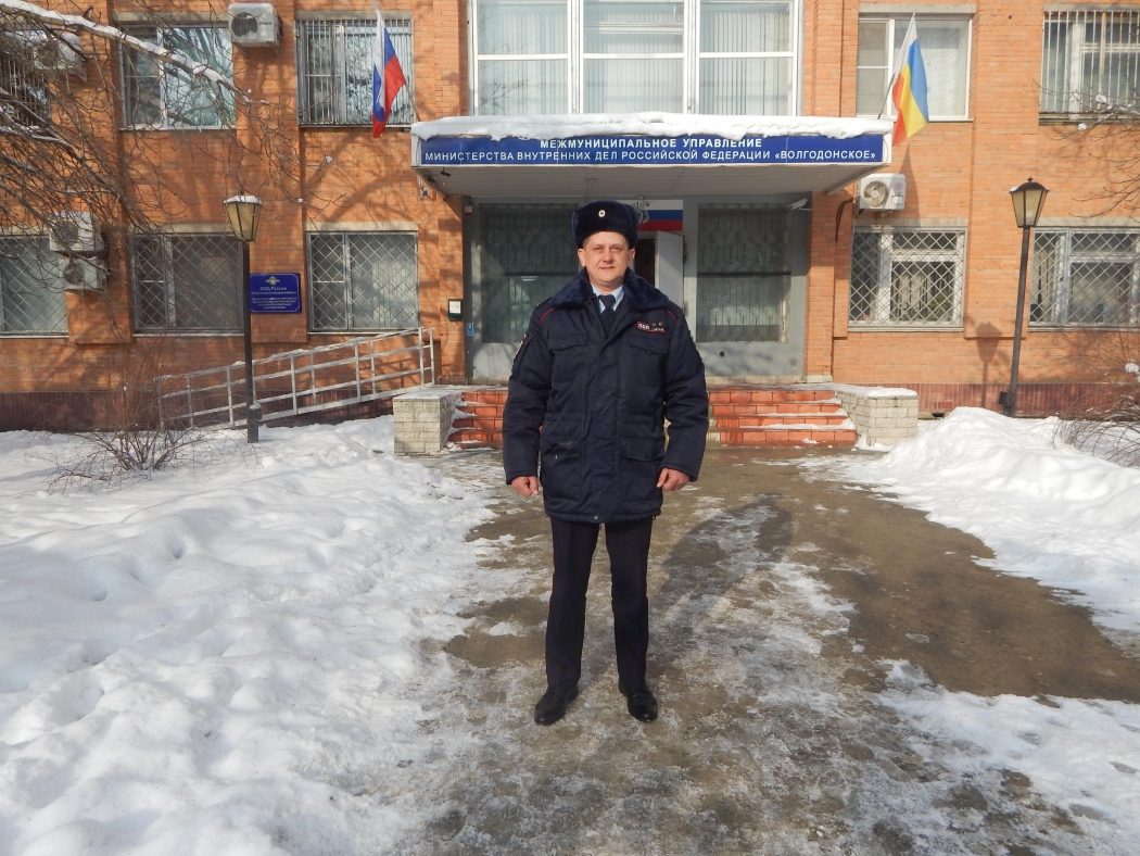 В Ростовской области полицейский спас провалившихся под лед детей