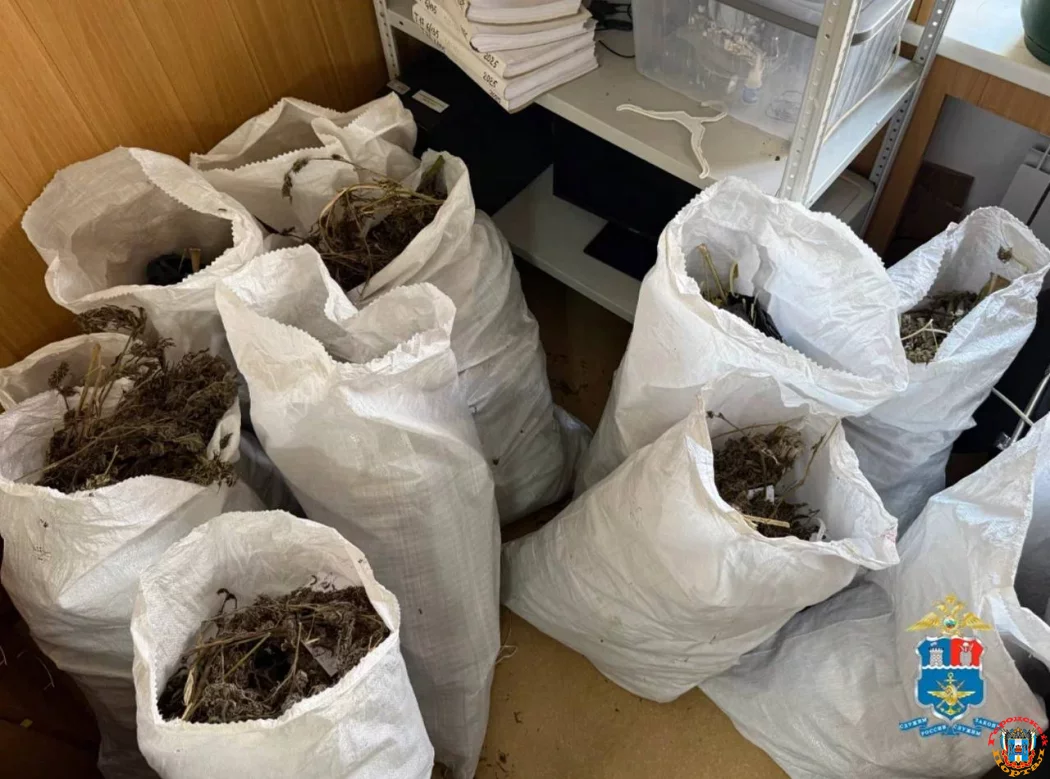 У жителя Азовского района полицейские изъяли более 70 кг наркотиков