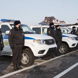 Ростовские полицейские получили 17 новых машин от руководства области