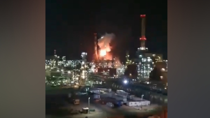 В Израиле произошел пожар на нефтеперерабатывающем заводе