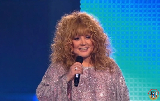 Алла Пугачева прилетела в Москву