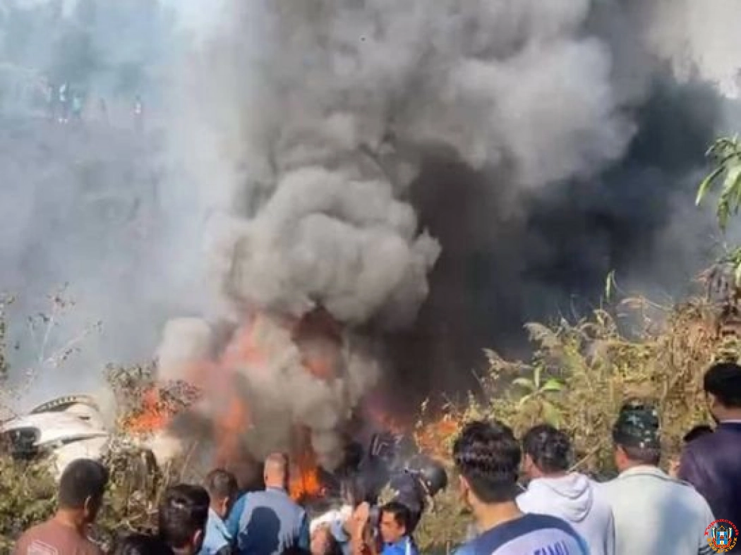 Момент крушения самолета в Непале, где погибли ростовчане, попал на видео