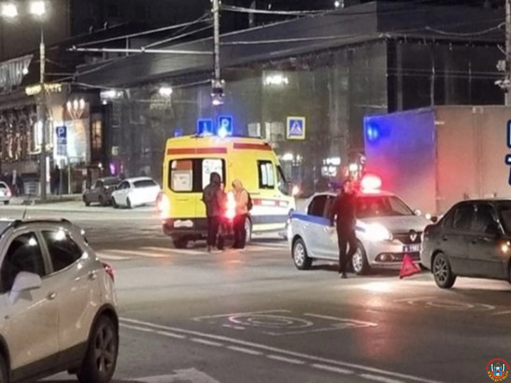 В центре Ростова пешеход попал под колеса буксируемого автомобиля